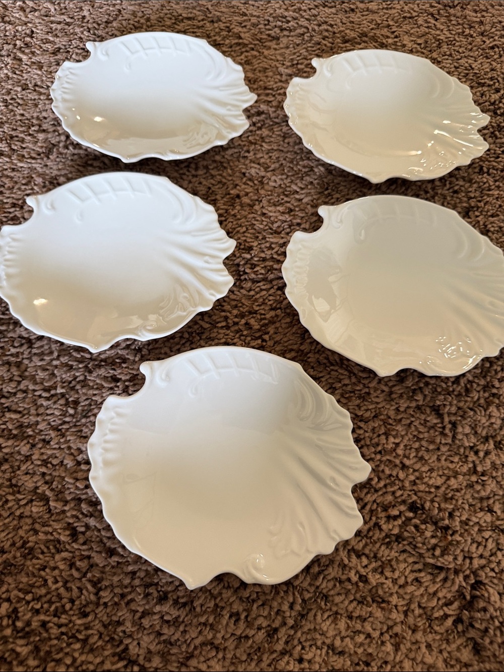 White Shell-Shaped Porcelain Dessert Plates - Set of 5